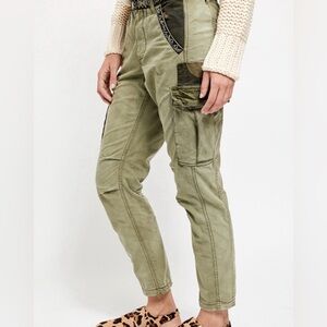 024 - Free People Olive Cargo Pants Size 2